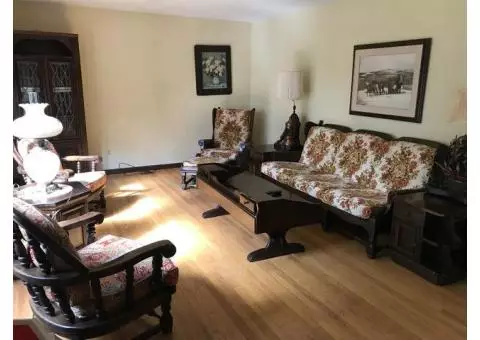 Bennington pine living room set